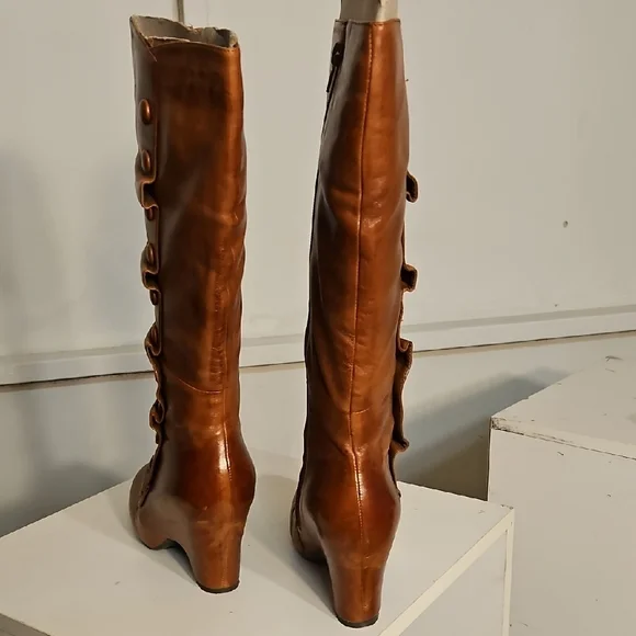 Women's Brown Leather Boots - Picture 3 of 8